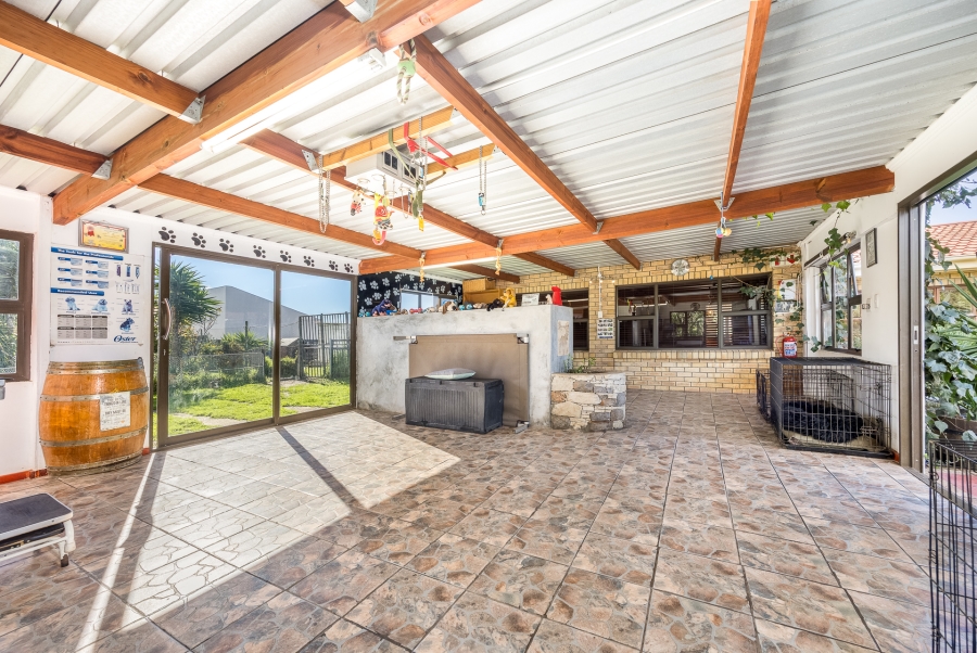 4 Bedroom Property for Sale in Vierlanden Western Cape